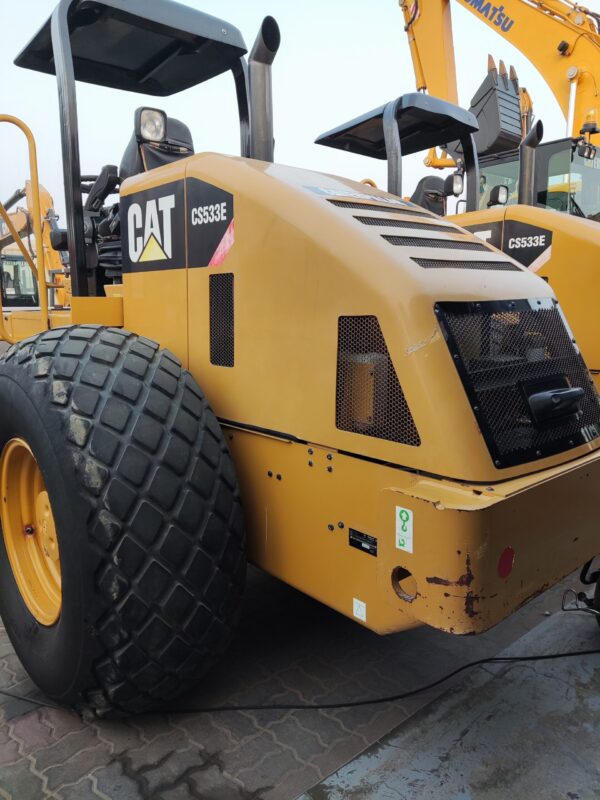 Padfoot Drum Compactor- CAT CP76